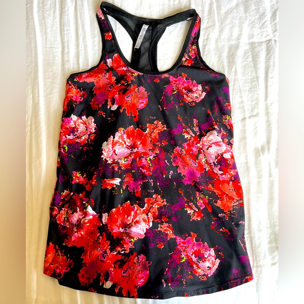 Workout tank top size S